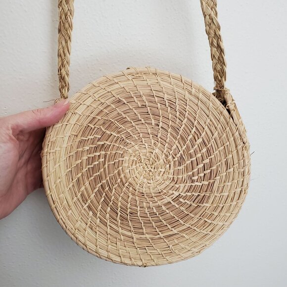 Unbranded round woven summer crossbody bag - Picture 8 of 10